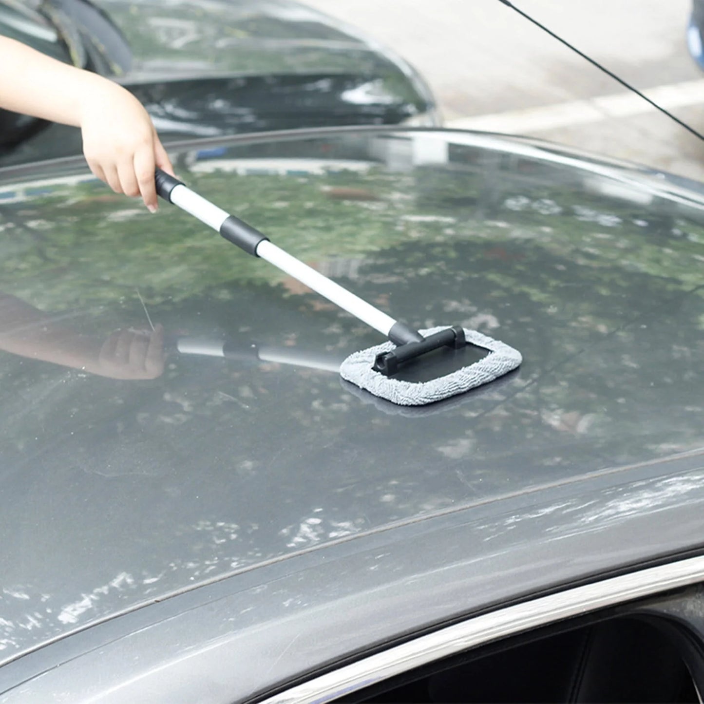 Lingouzi Car Cleaning Brush,extendable Windshield Cleaning Tool, Strong Absorbent Car Window Cleaner with 2 Pcs Washable Pads , Multifunctional Use Windshield Cleaner Tool Kit
