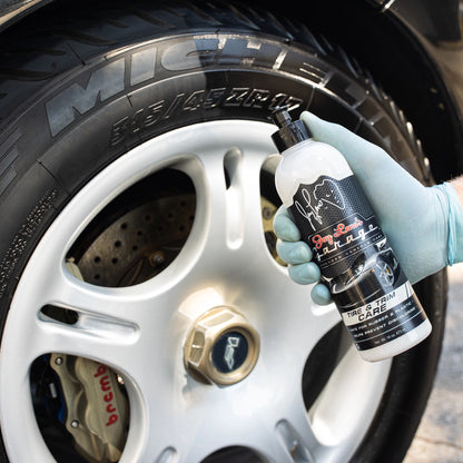 Jay Leno��s Garage Essential Detailing Bucket Kit �C 14-Piece Car Cleaning Set