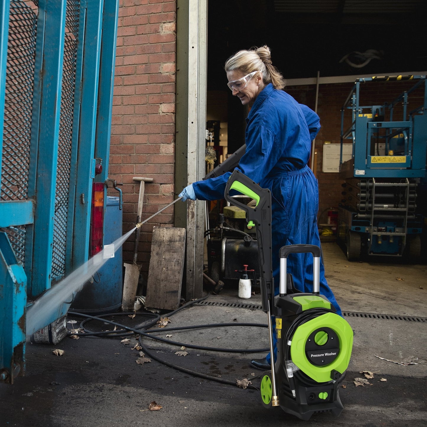 Seizeen Pressure Washer, Power Washer Electric Powered Max 3300 PSI 2 GPM, 1800W 110V Motor, with Foam Cannon & 7.3M Hose, Car House Garden Cleaning