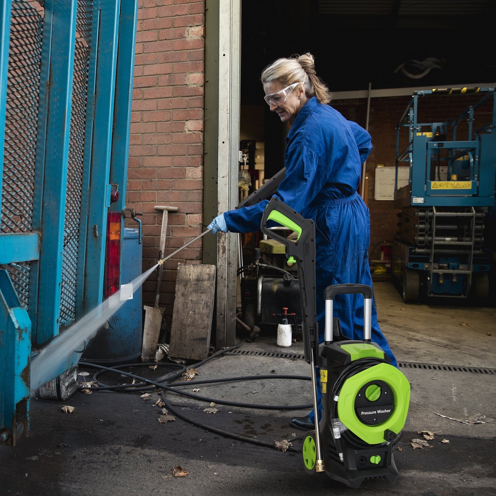 Seizeen Pressure Washer, Power Washer Electric Powered Max 3300 PSI 2 GPM, 1800W 110V Motor, with Foam Cannon & 7.3M Hose, Car House Garden Cleaning