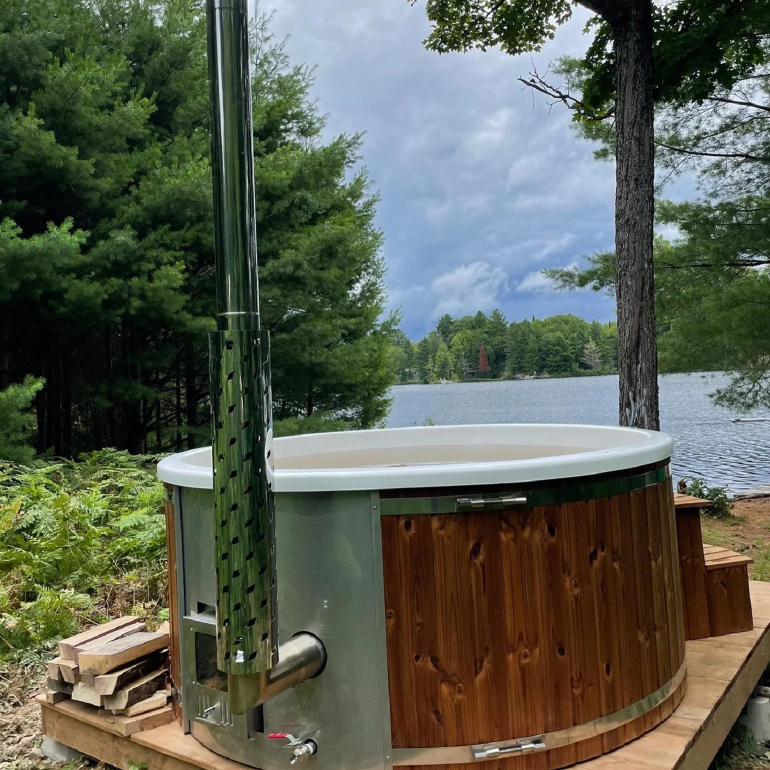 Hud-1 EZ Buildings Sierra 6 Person Round 78 in. Wood Fired Hot Tub
