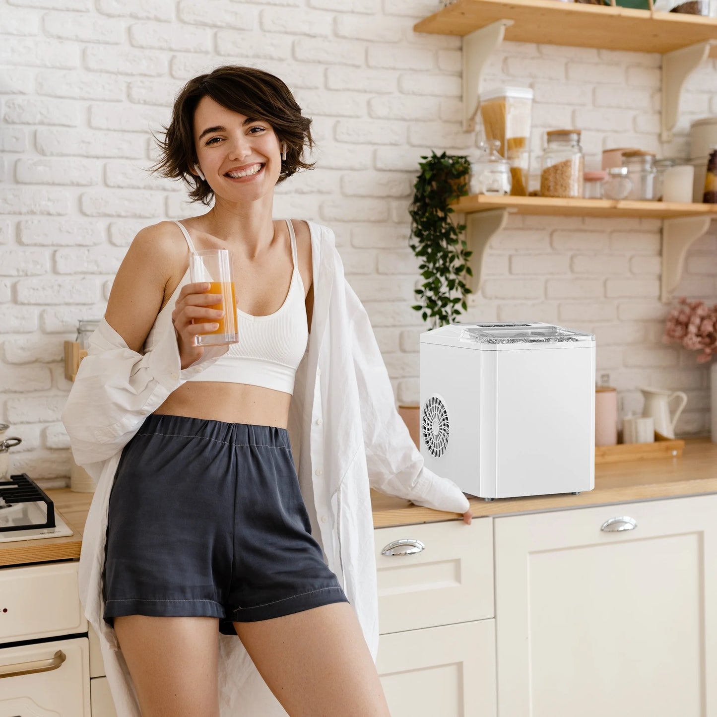 ZUNMOS Countertop Ice Maker,9 Cubes in 6 Minutes, Self-Cleaning, with Ice Basket & Scoop, Black